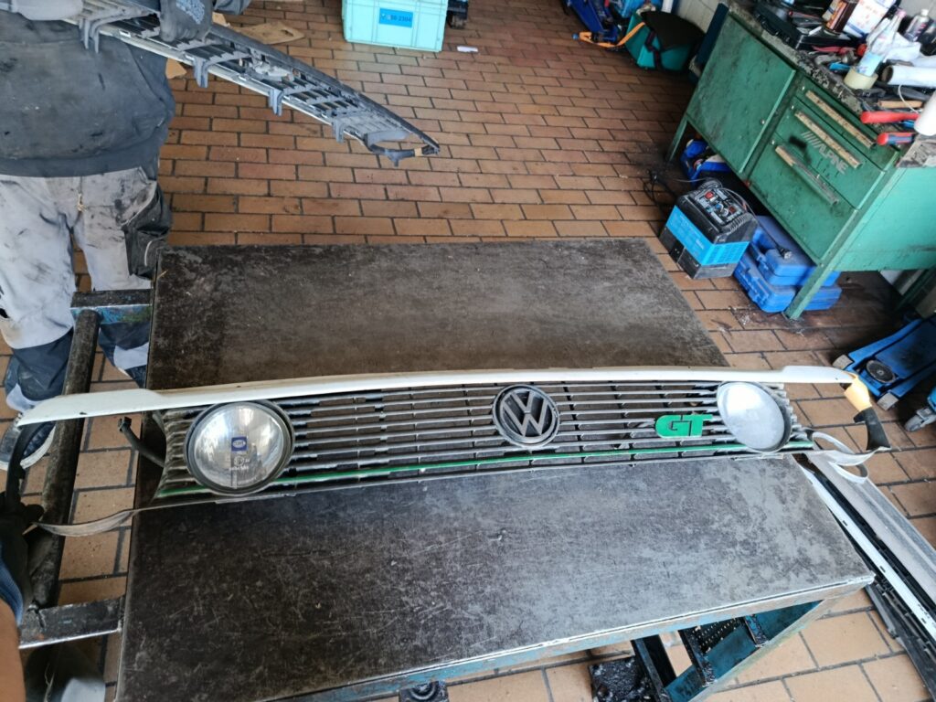 Volkswagen Polo G40 / GT 86C / 87C Front Grille with Auxiliary Lights White OEM 871853653