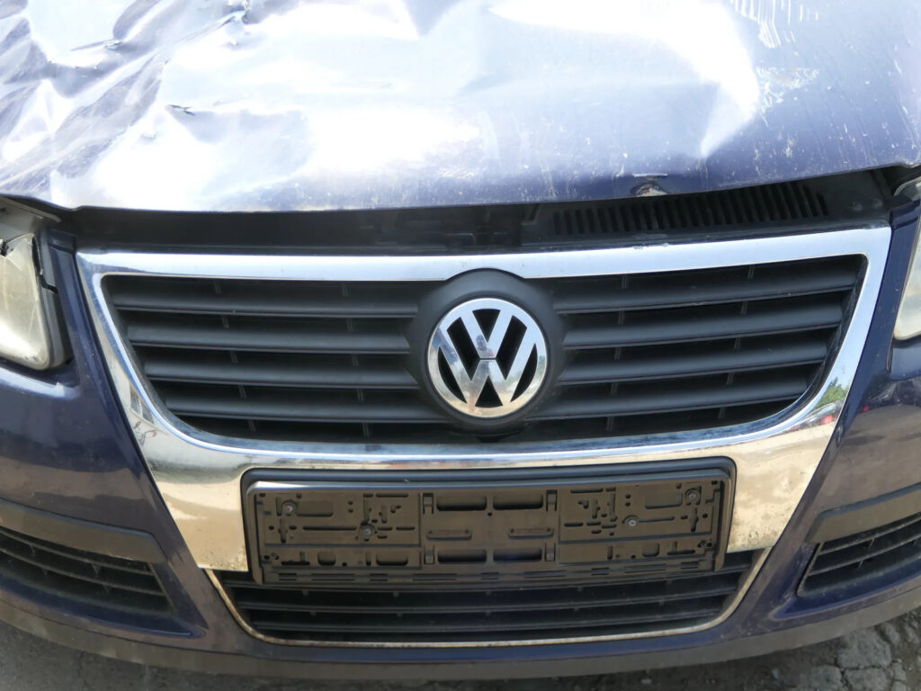Volkswagen Passat 3C Front Grille