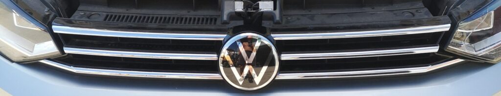 Volkswagen Touran II / 5T Front Grille OEM 5TA853651AD