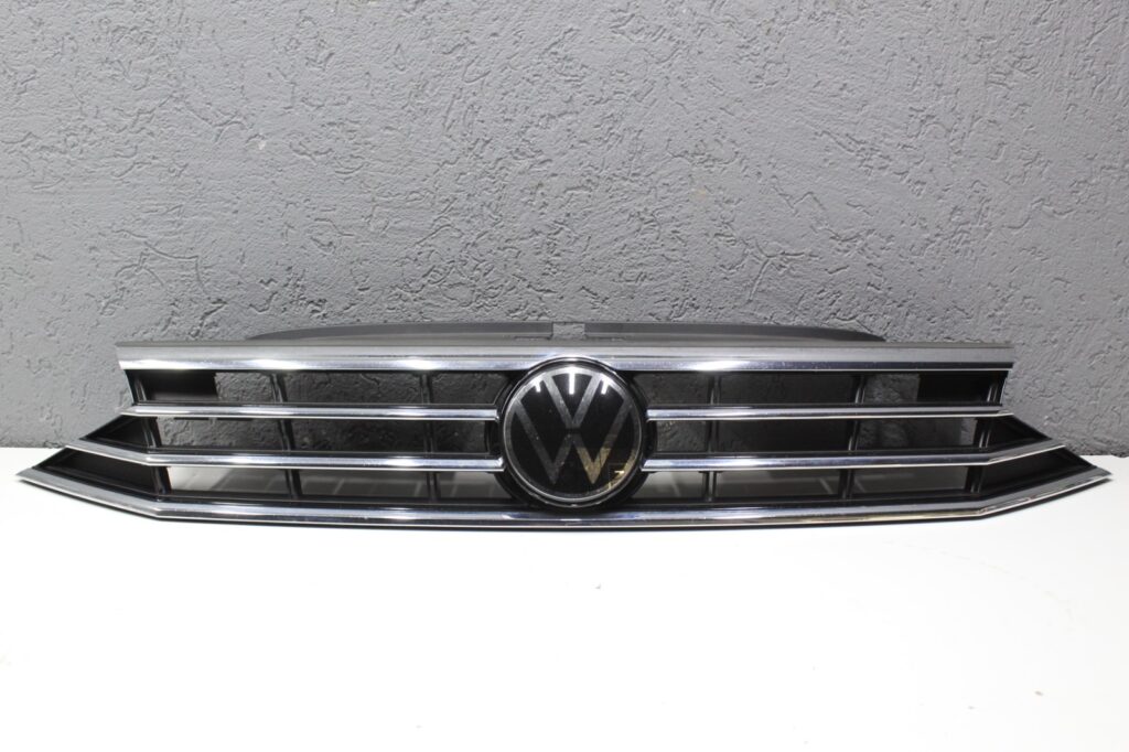 Volkswagen Passat B8 / 3G Facelift Front Grille OEM 3G0853653N