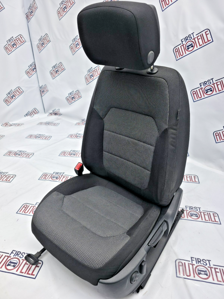 Volkswagen Passat B7 / 3C Front Seat
