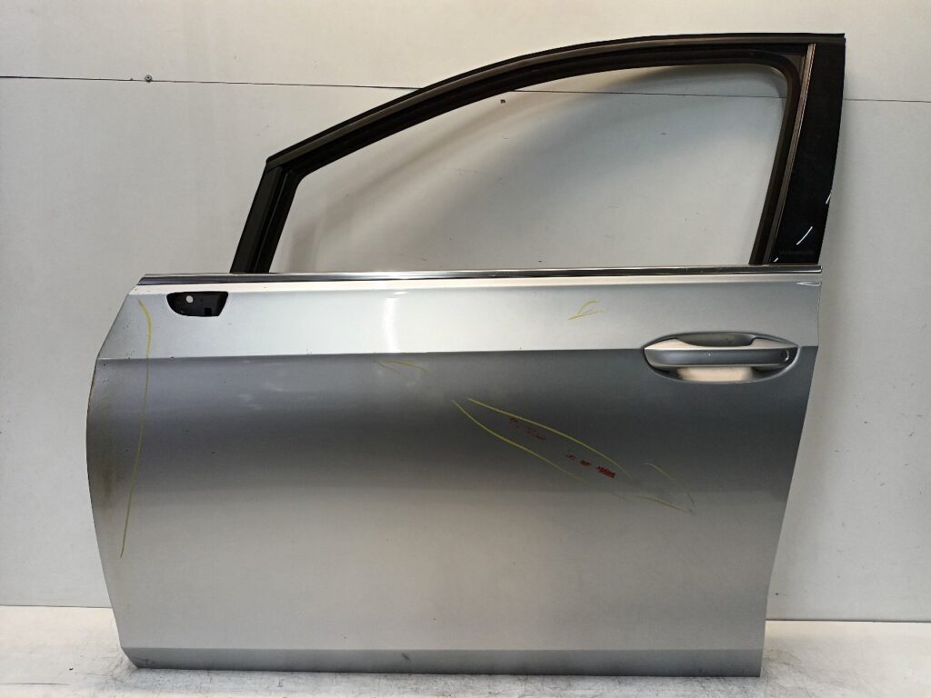 Volkswagen Golf VIII / CD1 Front Left Door Reflex Silver Metallic