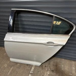 Volkswagen Passat Saloon B8 / 3G Rear Left Door Assembly Silver OEM 3G5833055