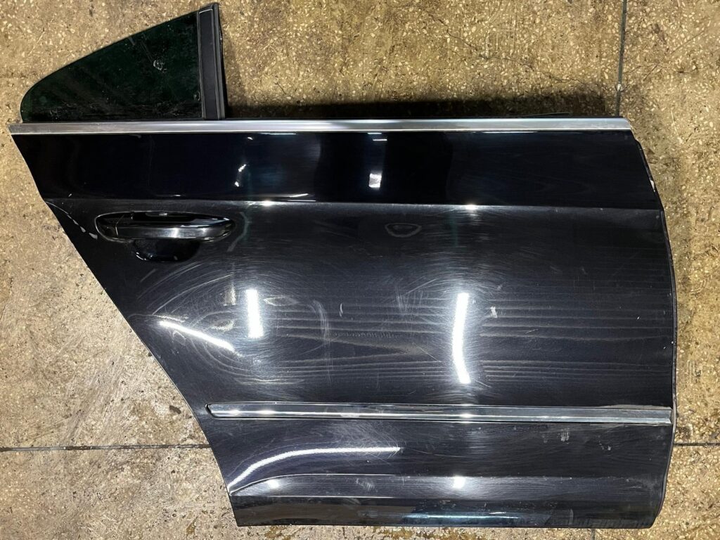 Volkswagen Passat CC Rear Right Door Assembly