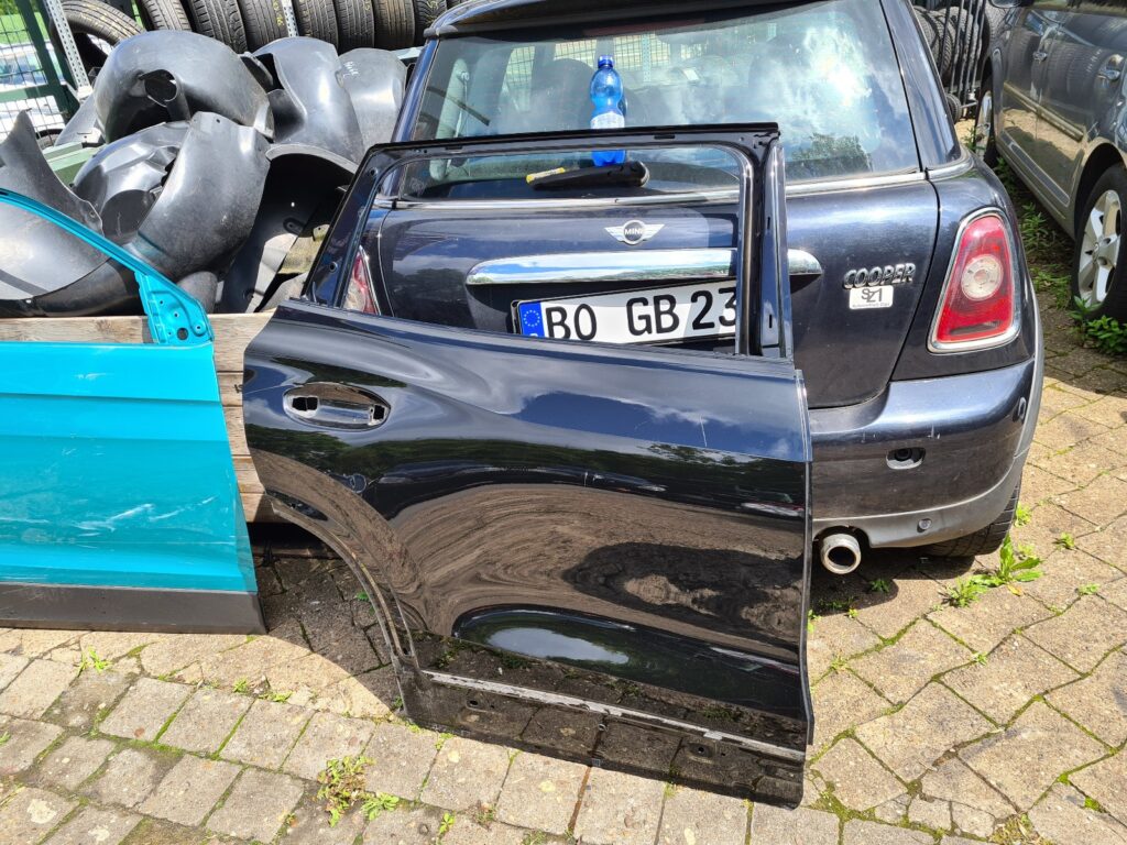 Volkswagen Tayron R4 / 57N Rear Right Door OEM 57L833312