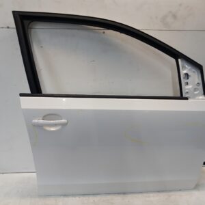 Volkswagen up! 121 Front Right Door Candy White