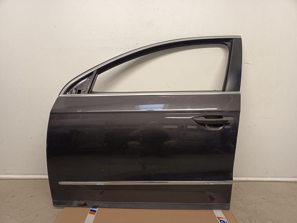 Volkswagen Passat B6 / 3C Front Left Door Mocca Brown Pearl OEM 3C4831055J