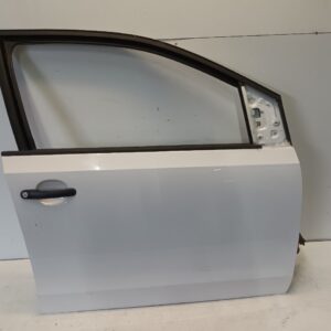 Volkswagen up! 121 Front Right Door Candy White