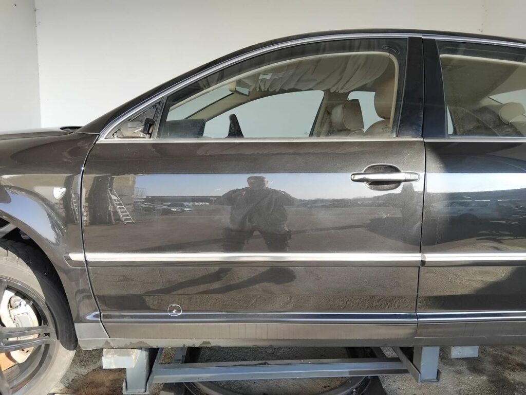 Volkswagen Phaeton GP1 Front Left Door Shell Tarantella Black Metallic OEM 3D4831055Q
