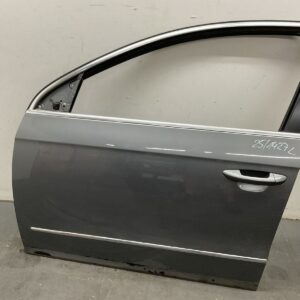 Volkswagen Passat Saloon 3C Front Left Door United Grey Metallic OEM 3C4831055J