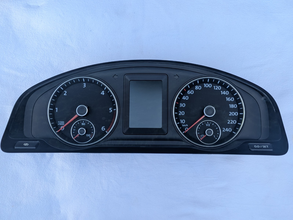 Volkswagen Transporter / Multivan T5 Instrument Cluster OEM 7E0920870A