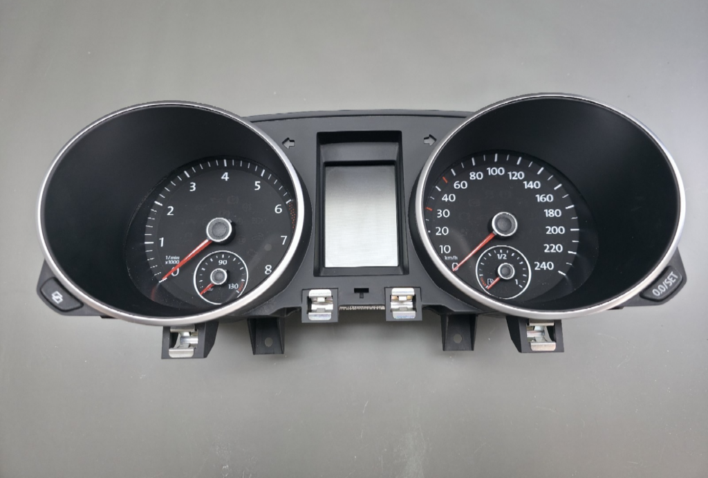 Volkswagen Golf VI Instrument Cluster OEM 5K7920870