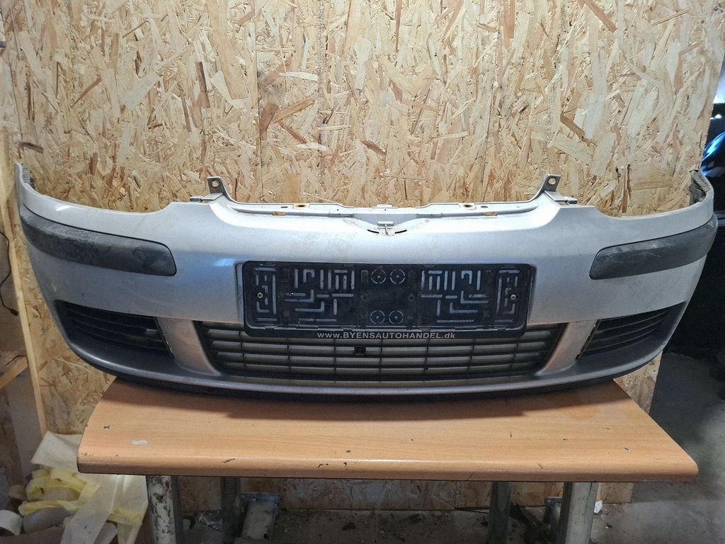 Volkswagen Golf V Front Bumper