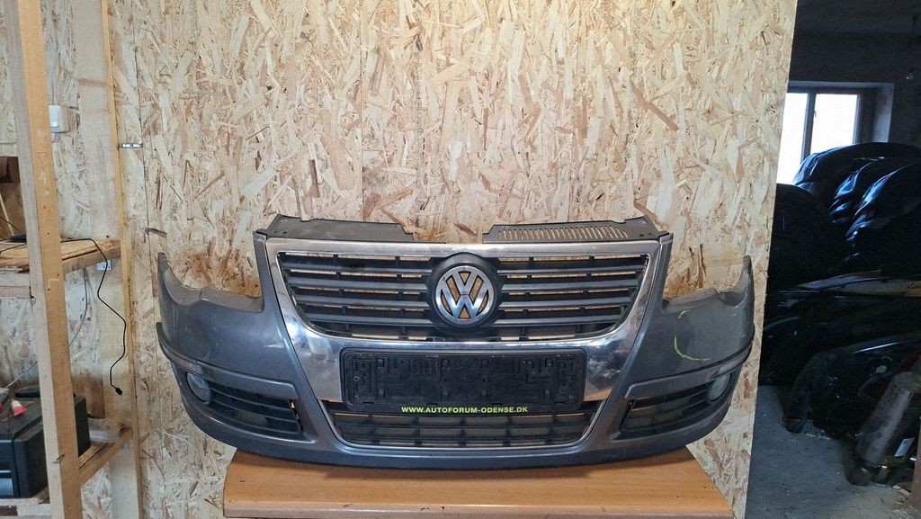Volkswagen Passat B6 / 3C Front Bumper