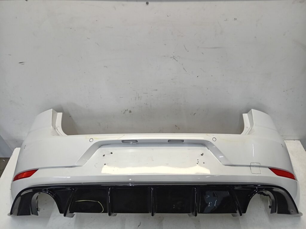 Volkswagen Golf VII Rear Bumper Oryx White Metallic