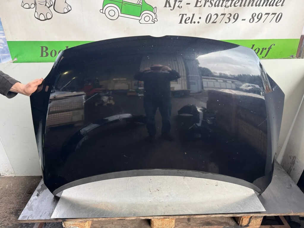 Volkswagen Golf Plus Facelift / 5M Front Hood Black