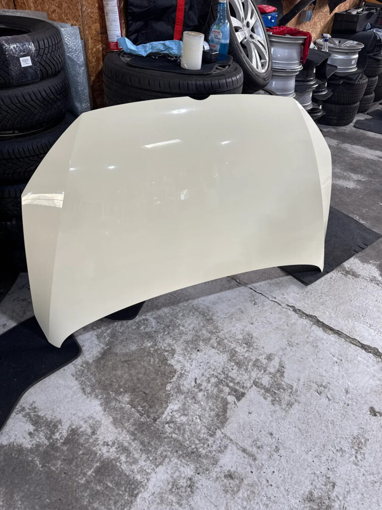 Volkswagen Touran II / 5T Front Hood Yellow