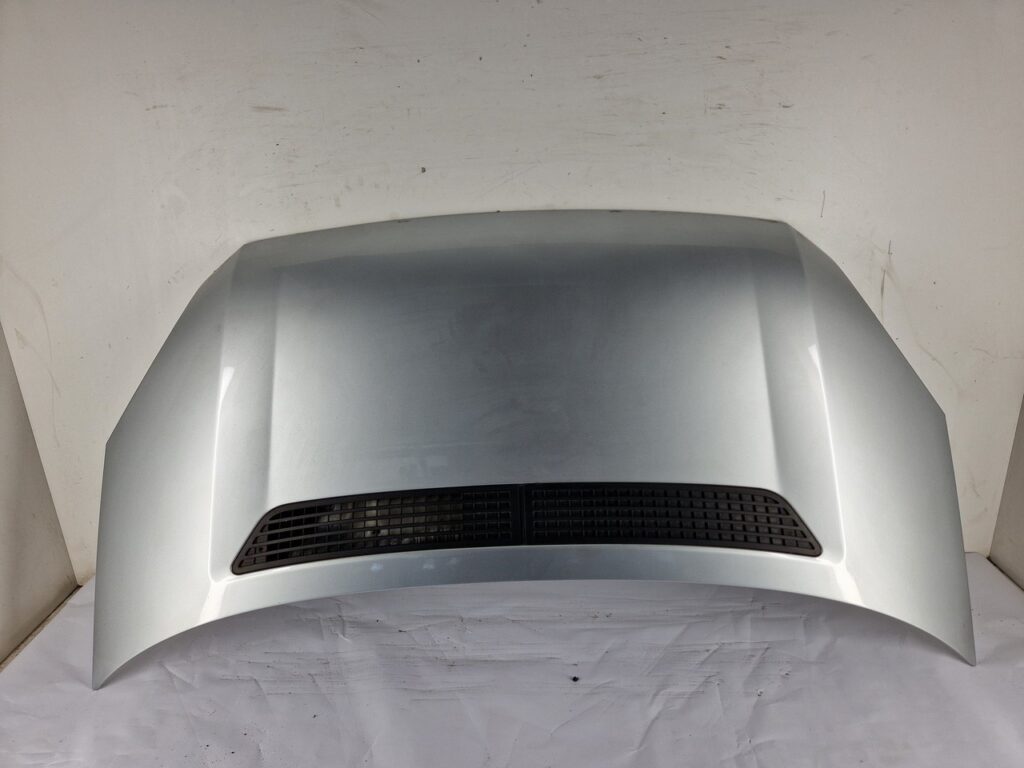 Volkswagen Crafter 2E Front Hood