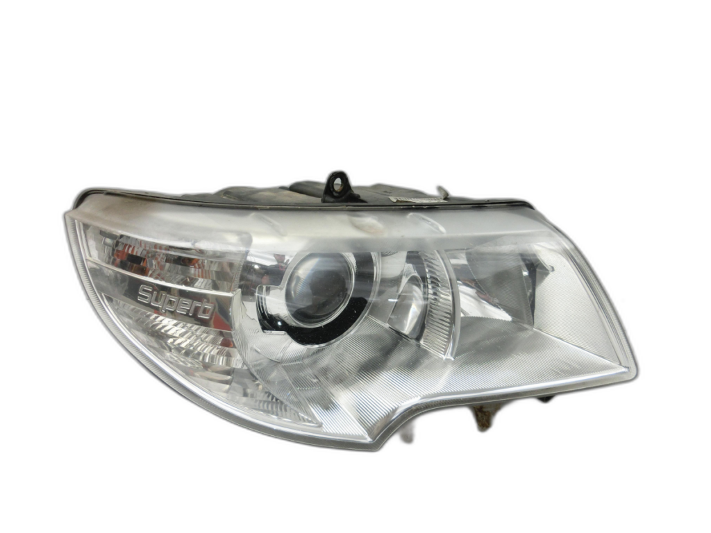 Skoda Superb II / 3T Front Right Xenon Headlight